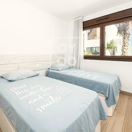 Laguna Ground-floor Garden Suite, With Two Private Terraces, By Oyoostays 公寓 托雷维耶哈