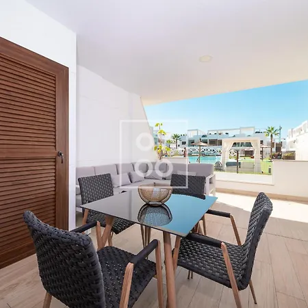 Laguna Ground-floor Garden Suite, With Two Private Terraces, By Oyoostays 公寓