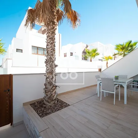 Laguna Ground-floor Garden Suite, With Two Private Terraces, By Oyoostays 公寓